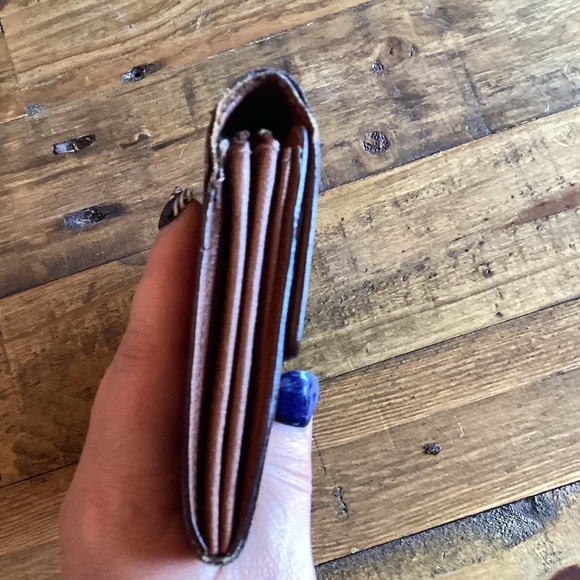 LV Sarah Monogram Wallet. - Picture 4 of 12